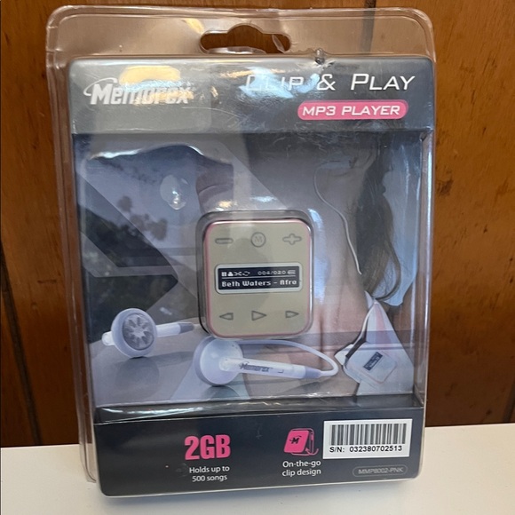 Memorex NEW 2GB Clip & Play MP3 Player - Picture 1 of 3